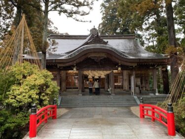 高瀬神社が50年ぶりに屋根の葺き替え工事をするらしい。