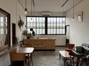 旧井波駅舎カフェ