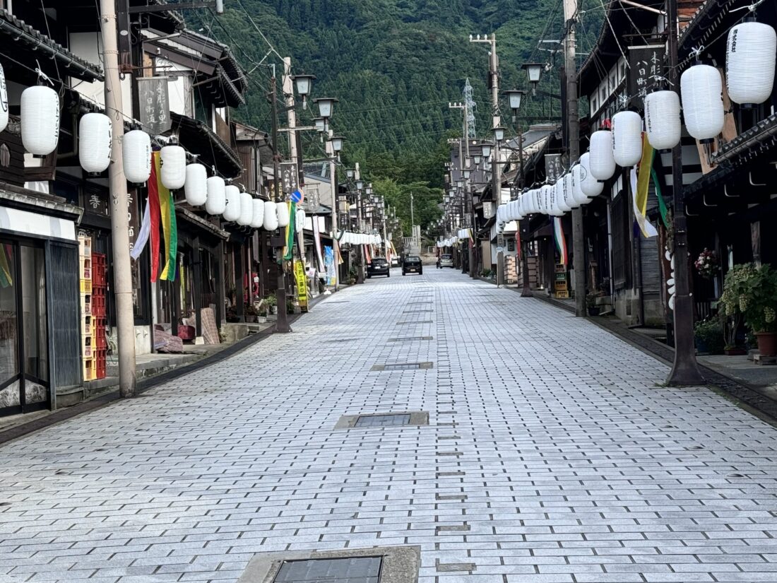 八日町通りの風景(太子伝観光祭前)