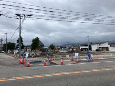 福野小学校の向かいにある空き地で工事が始まったよ