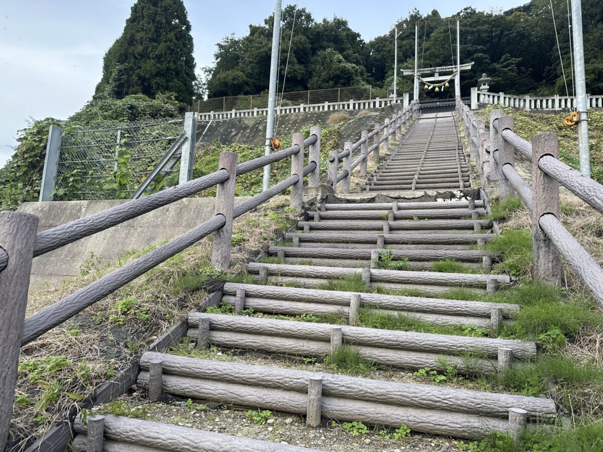 階段 神社の長い階段登ってみたがいぜ【ふくの～とフォト】 | ふくの～と
