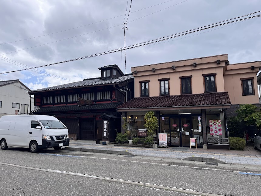 洋菓子工房イワキと旬の味まねき