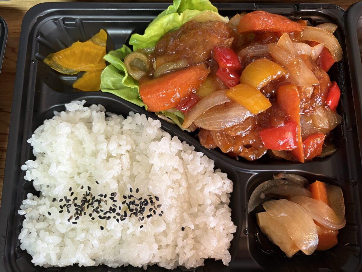 坂田鮮魚店さんのお弁当が種類豊富で美味しい！