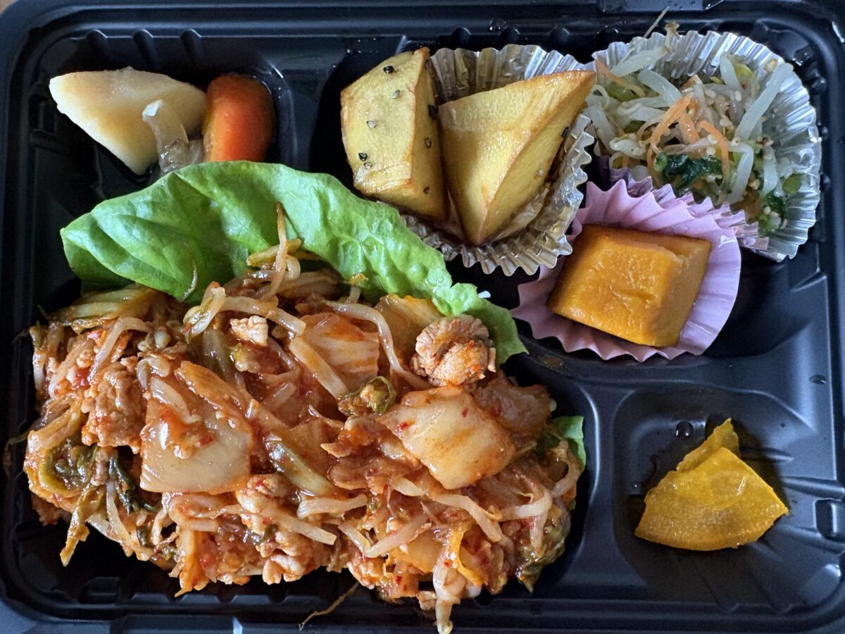 坂田鮮魚店さんのお弁当が種類豊富で美味しい！