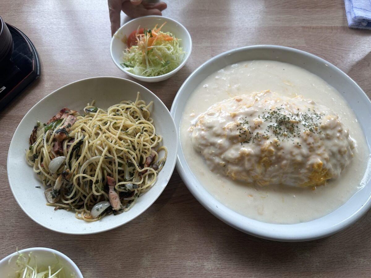 ぽてとぼーい　オムライス　ホワイト　バジリコ