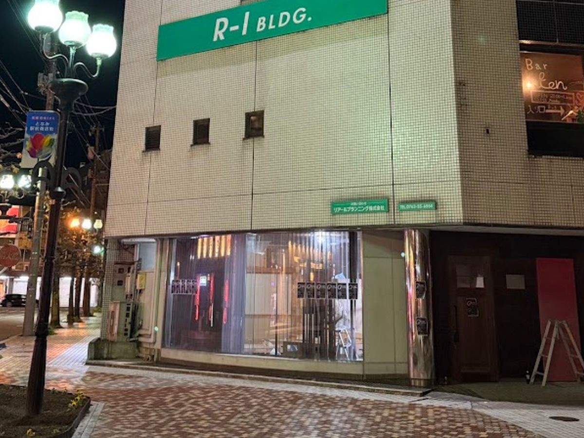 アリーナステージカラオケMの外観