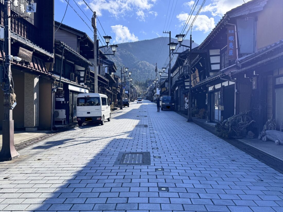 南砺市井波で『かすがい』ってお店がオープンしてる。ろくざんさがあったところ。