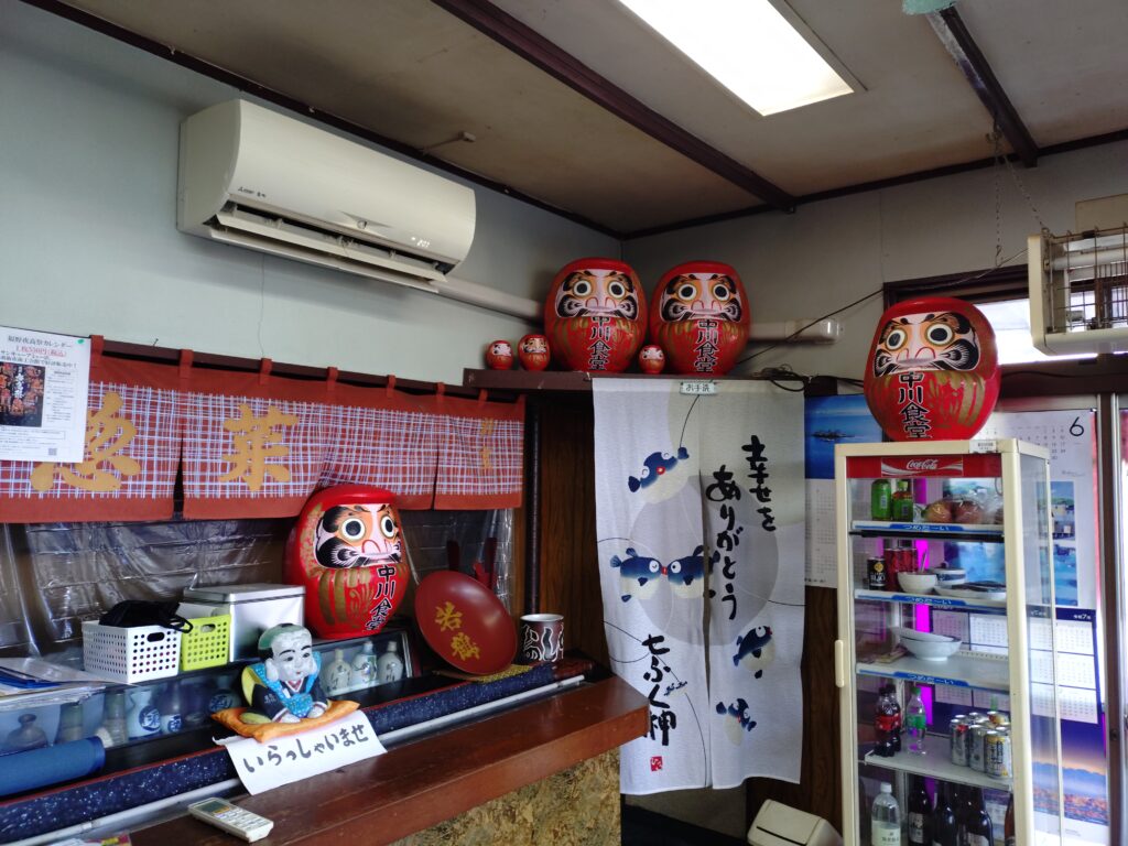 福野の食堂 中川食堂でうどんを食べてみた