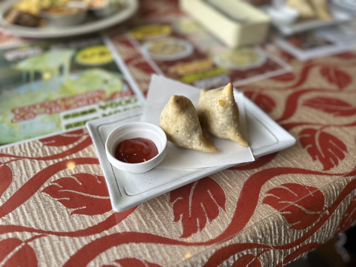 インディラ戸出店