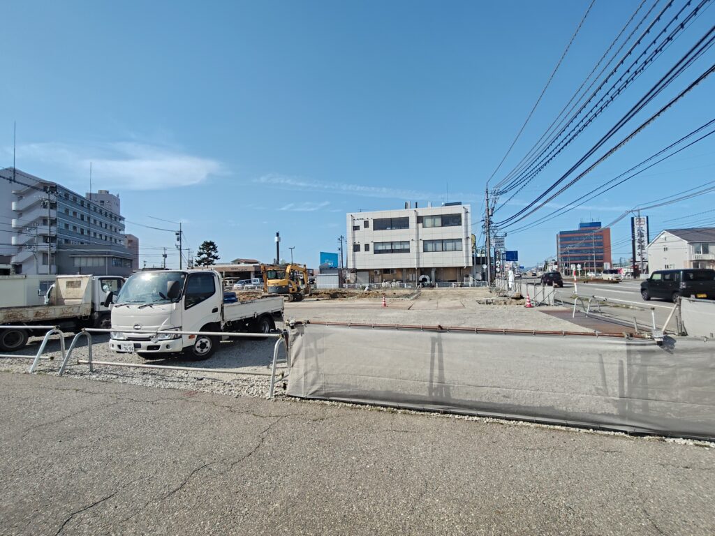 砺波スターバックス予定地写真