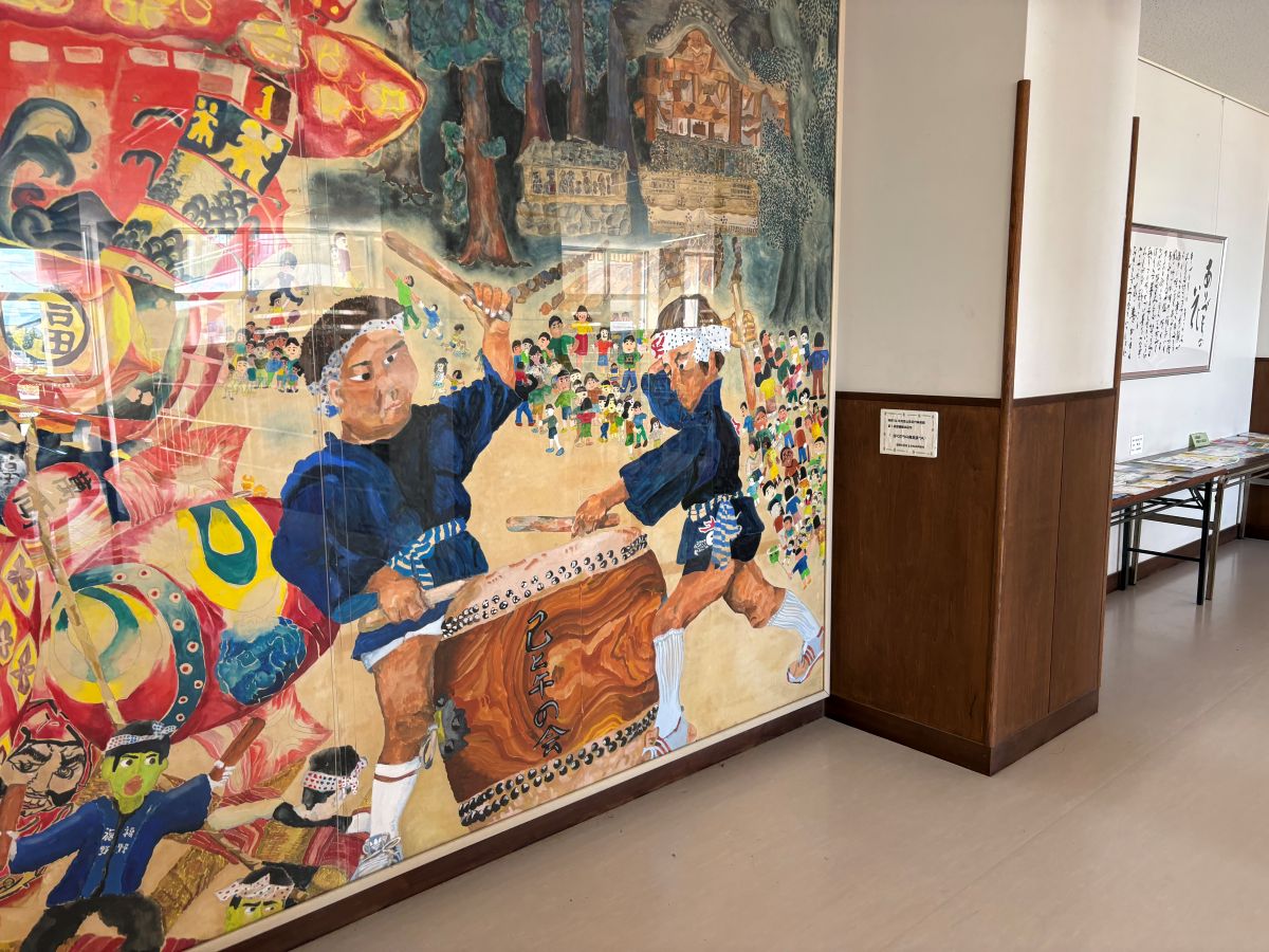 歴代ふくのっ子が小さいころから親しんできた福野夜高祭りの絵画を見る機会がありました!