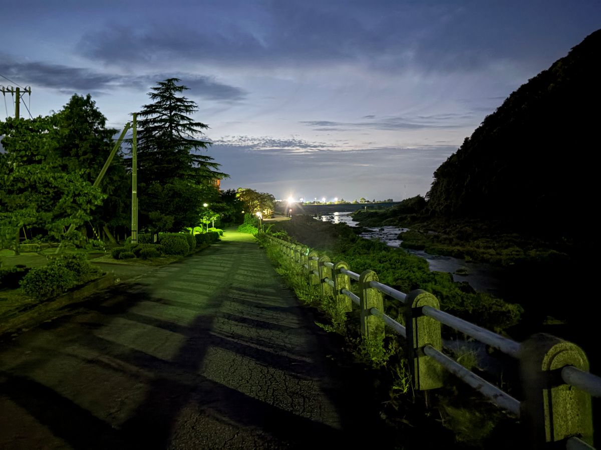 庄川の遊歩道のライトアップを堪能してきました♪