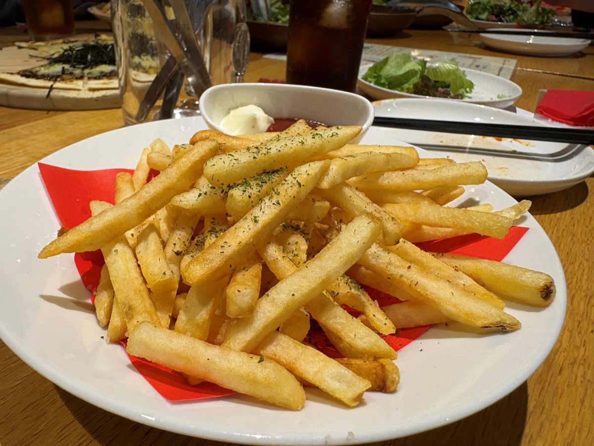石動駅前のピザが美味しいカフェ＆バーに行ってきたよ！