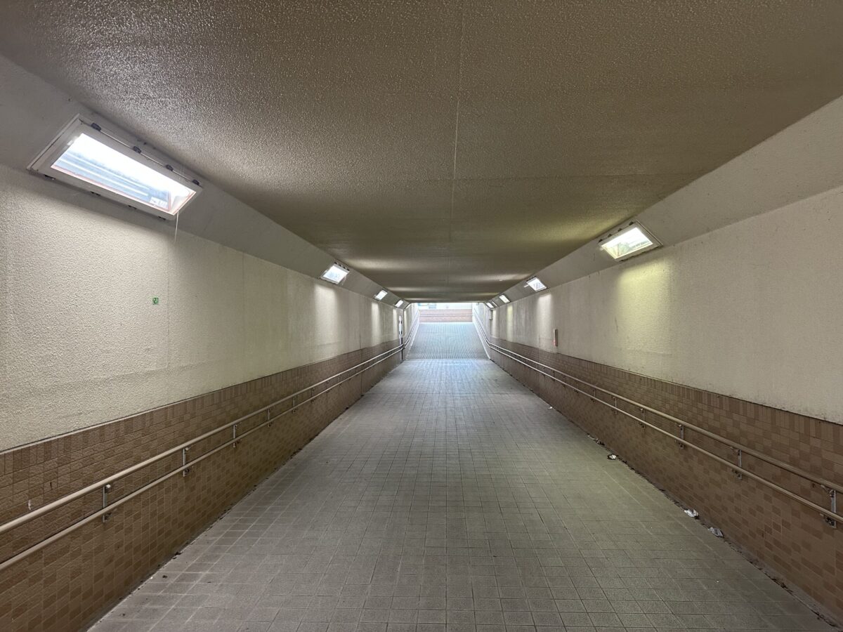 矢木東地下横断歩道