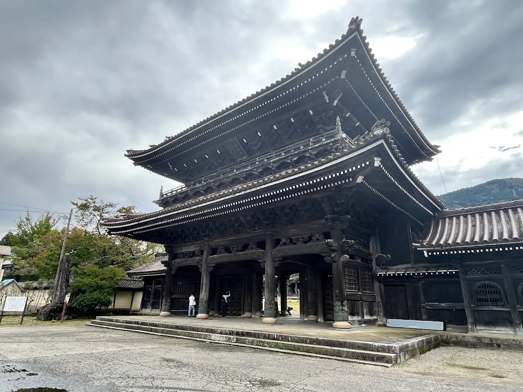 瑞泉寺の山門