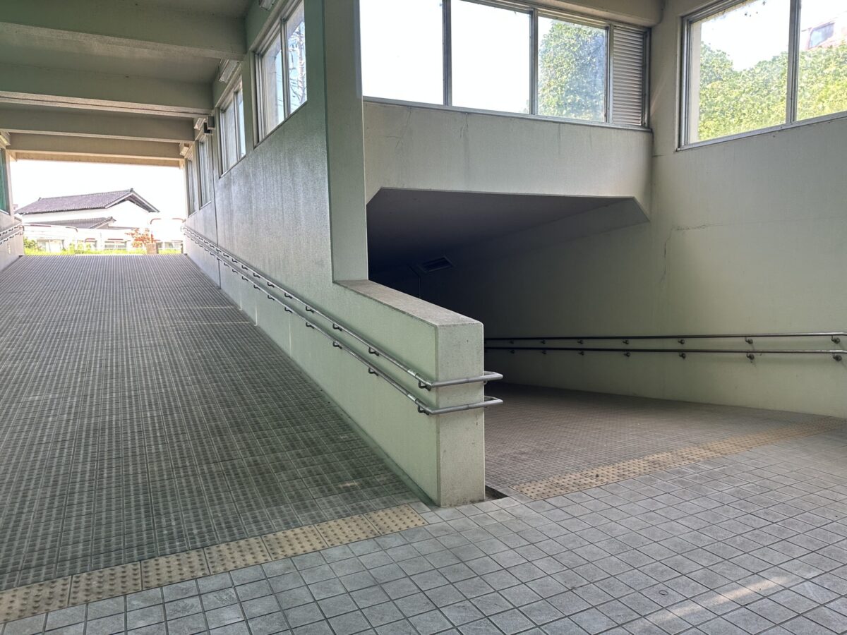 矢木地下横断歩道